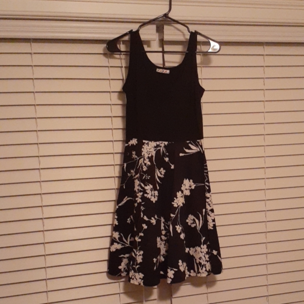 Black and white women's small flower dress